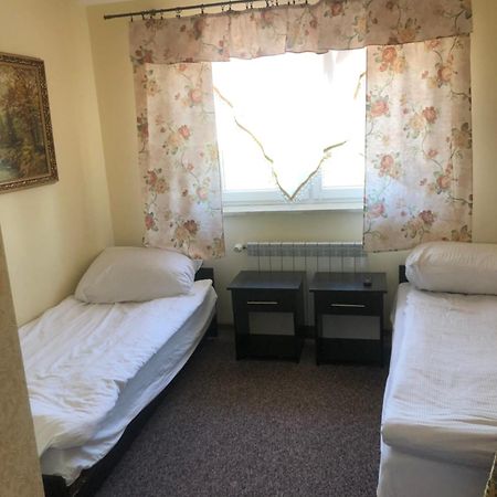 Pokoje Przy Lotnisku Apartment Lesznowola  Bagian luar foto